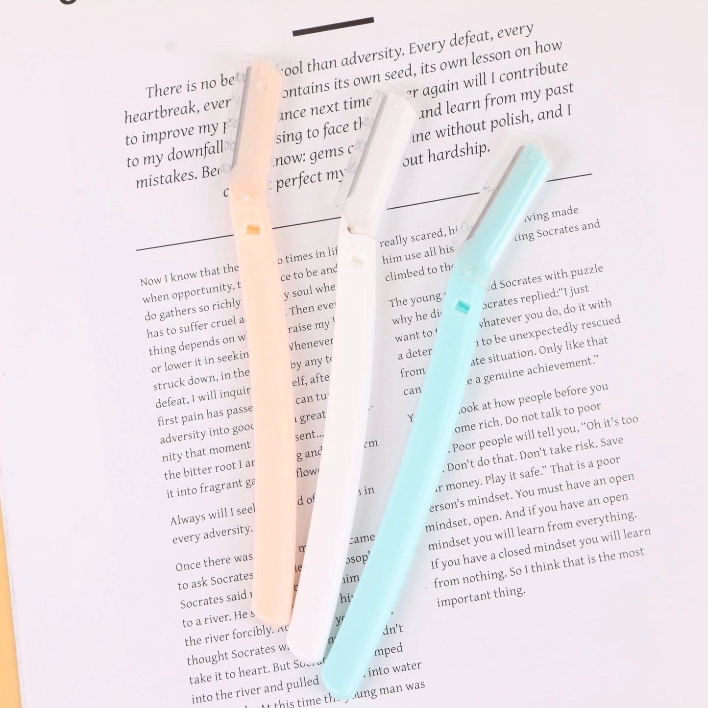 Set de 3 Cuchillas largas para Cejas en Colores Surtidos